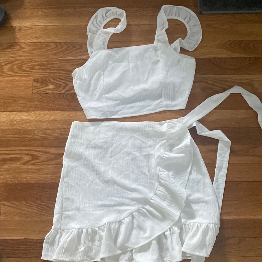 White Pink Lily Two piece set NWOT